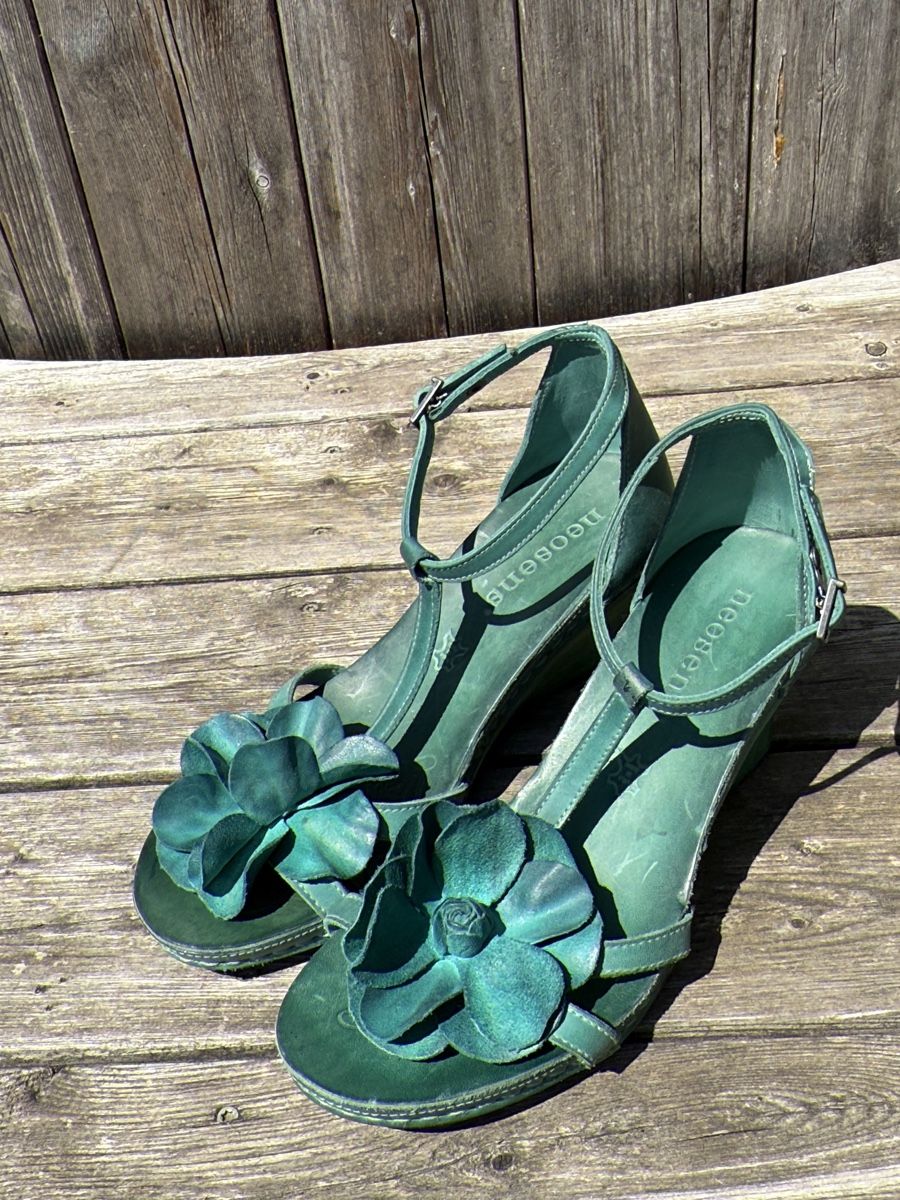 Scarpe da donna: Sommerschuhe mit Keilabsatz Gr. 40 – Usato da Lostorf venduto da Ka_schmi 2