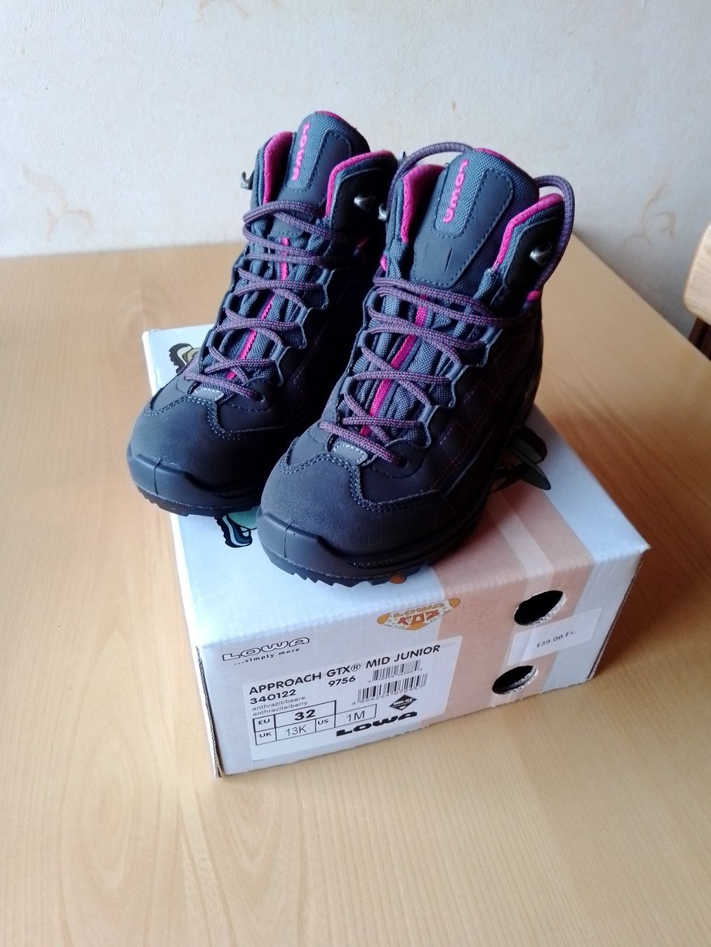 Lowa Scarpe da uomo: Lowa Approach GTX gr.32 new – Nuovo e nell'imballaggio originale da Echallens venduto da analog101