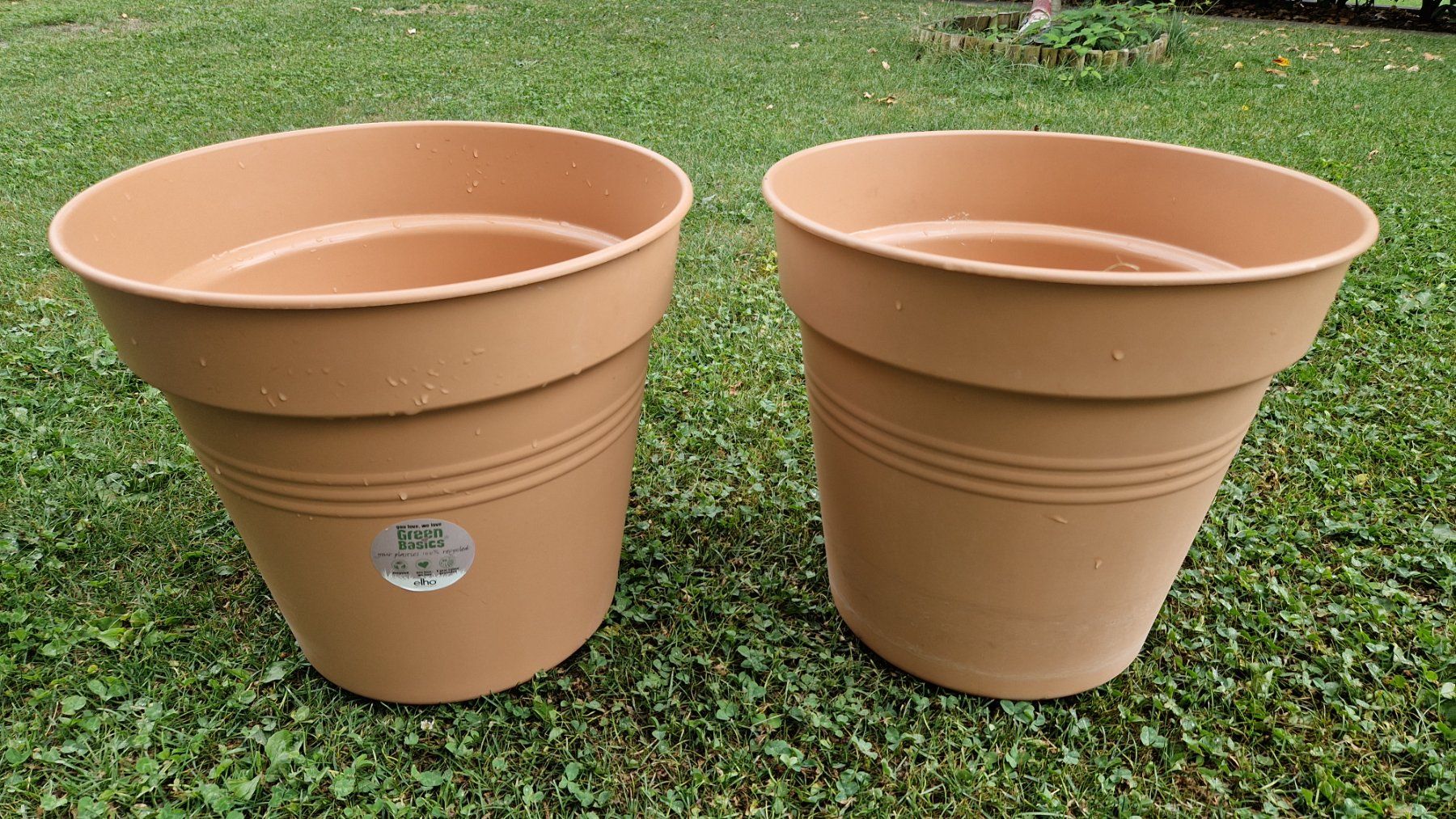 Pots de fleurs: Blumentopf braun 2 Stück – D'occasion à Steinen par Remse2