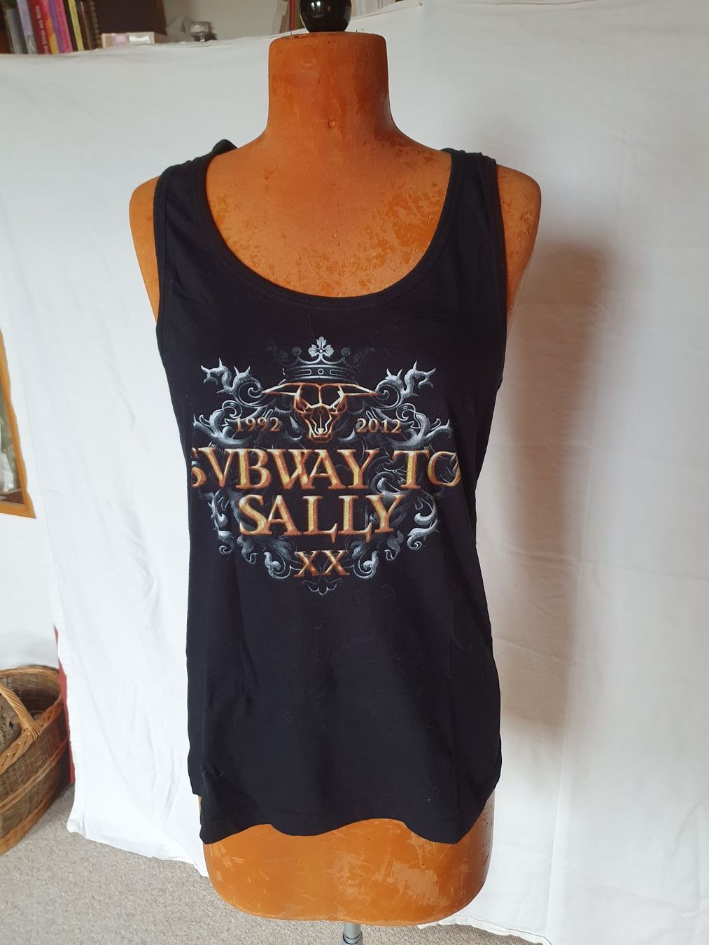 Top: Subway to Sally Top – Usato da Heimiswil venduto da triskeli