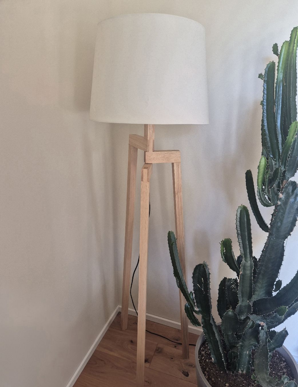 Lampen: Stehlampe – Gebraucht aus Naters von egg_mq56
