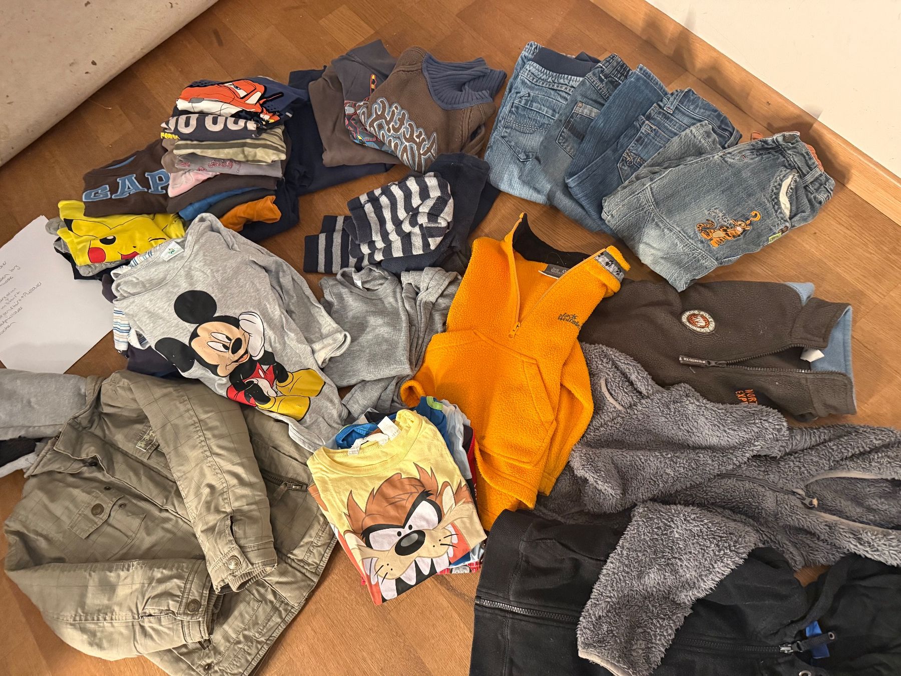 Lotti & Set di vestiti: Kleiderpaket 50 teilig – Usato da Winkel venduto da gatta 2