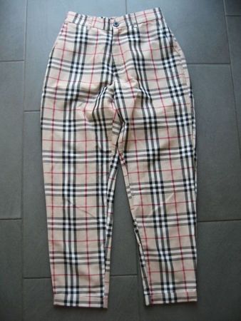 Super pantalon beige à carreaux style BURBERRY ,taille 36-38
