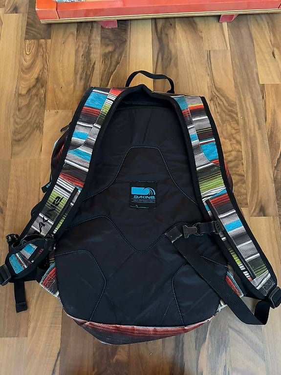 Dakine Zaini: Bunter Dakine Rucksack – Usato da Lyssach venduto da laraundmarc 1