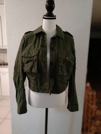 H&M Jacke Kurzjacke Übergangsjacke Gr. 36 Olivgrün