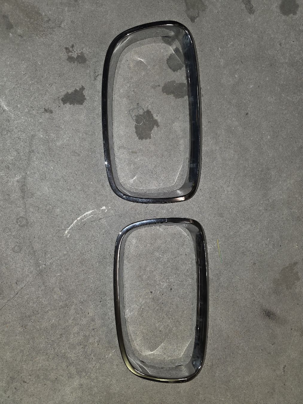 BMW Tutti pezzi di ricambio auto: Grill BMW - F20 , compatibilité autres modèles – Usato da Fribourg venduto da dccis.ch 5