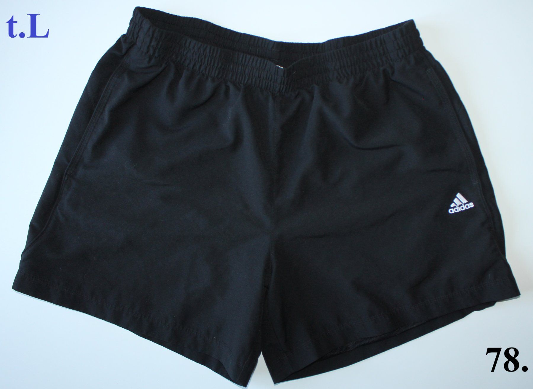 Adidas Pantaloni: Shorts Adidas noir t. L – Usato da Peseux venduto da Gilloss