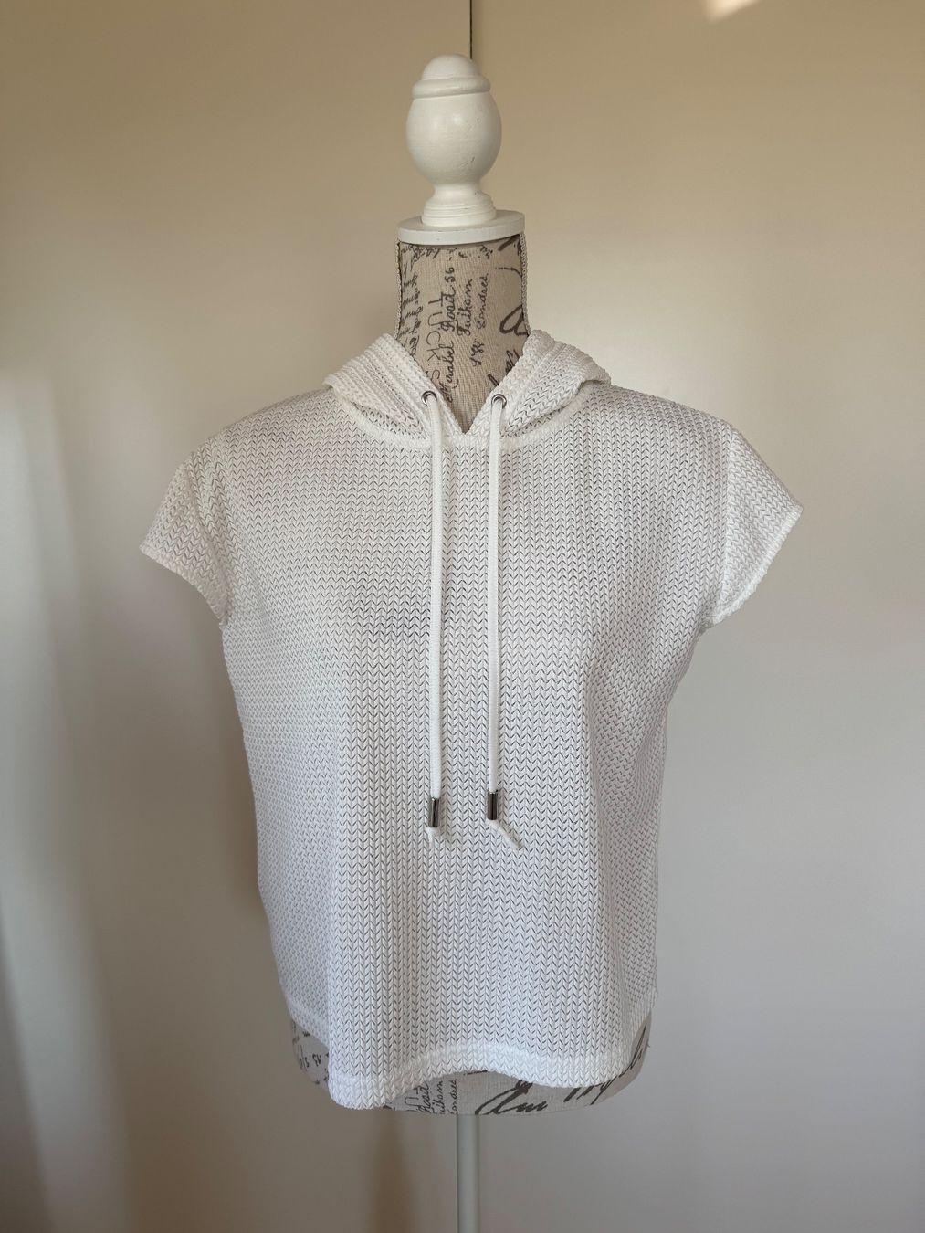 H&M Blusen, T-Shirts & Tops: T-shirt à capuche - H&M – Gebraucht aus Denens von sar_5wlm