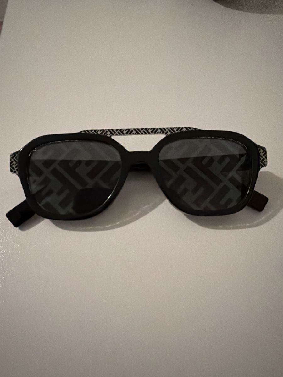 Fendi Occhiali & Lenti: Fendi Sonnenbrille FE40076U 01C – Usato da Ennenda venduto da SAMOURAI02