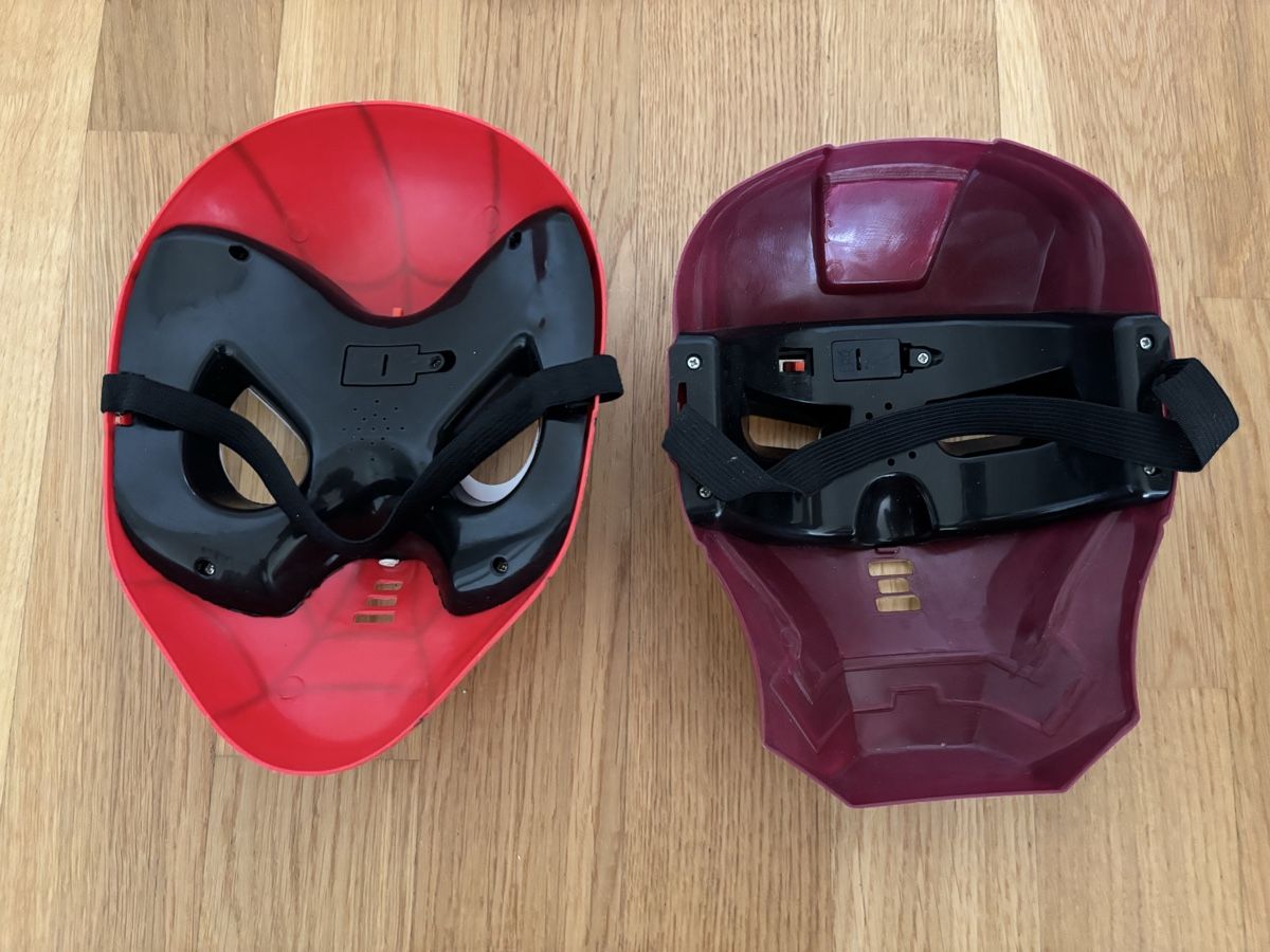 Costumes: Spiderman & Ironman light-up mask and accessories – D'occasion à Würenlos par sue_wp8k 1