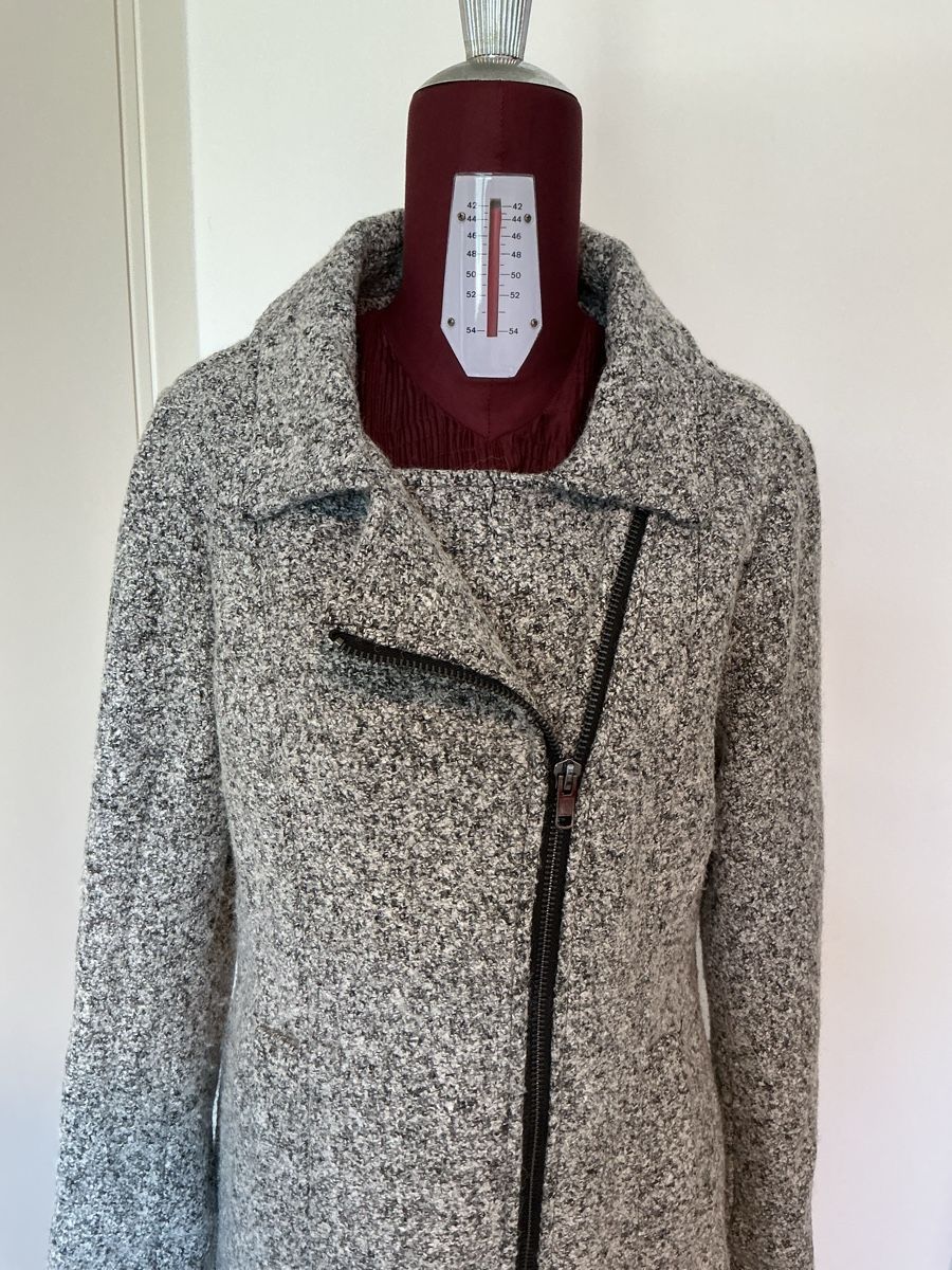 Cappotti: Cappotto corto mélange bianco/nero.  – Usato da Magadino venduto da ber_6kbt 1