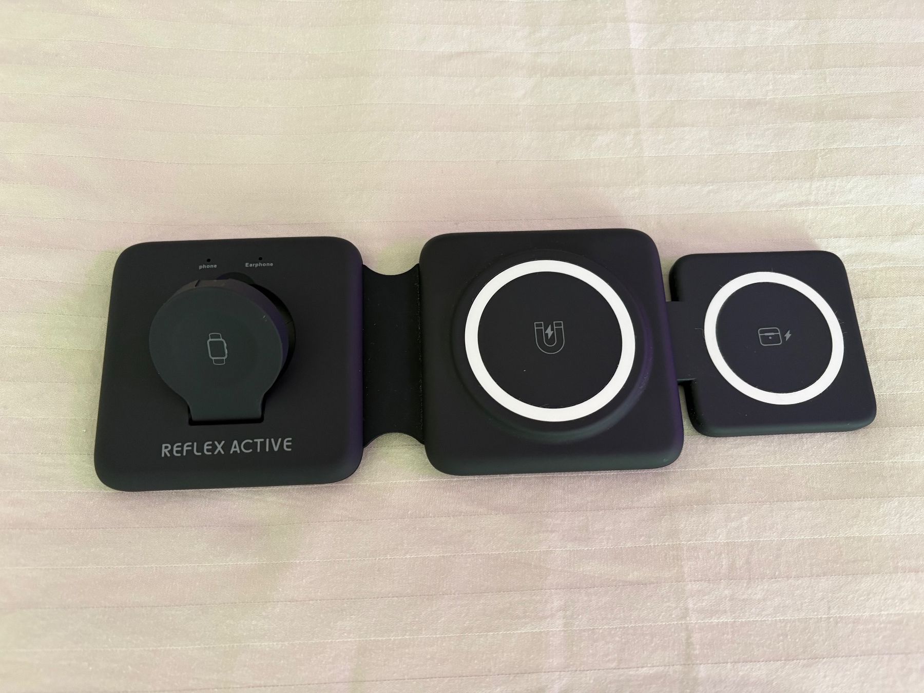 Caricabatterie: Reflex Active 3 in 1 Wireless Charging Pad – Usato da Huttwil venduto da MrsCreed 1