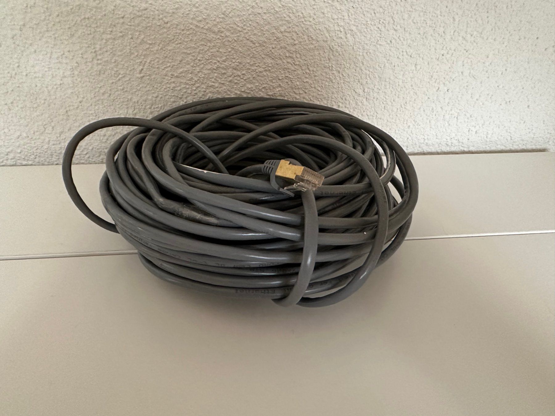 Cavi: Netzwerkkabel / LAN-Kabel -  Cat 5e -  ca. 20m – Usato da Basel venduto da Nermin00 1