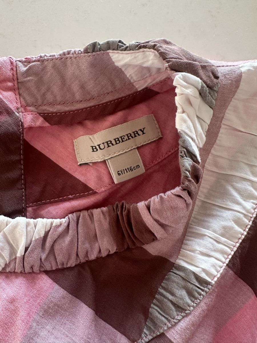 Burberry Camicette, T-shirt & Top: Schickes Burberry Mädchentop Gr. 116 – Nuovo (secondo la descrizione) da Grenchen venduto da Veracava 2