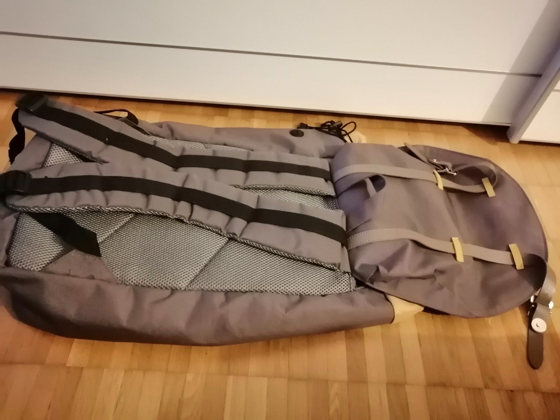 Zaini: Freizeitrucksack senfgelb und braun Unisex – Usato da Uster venduto da zebralino 3