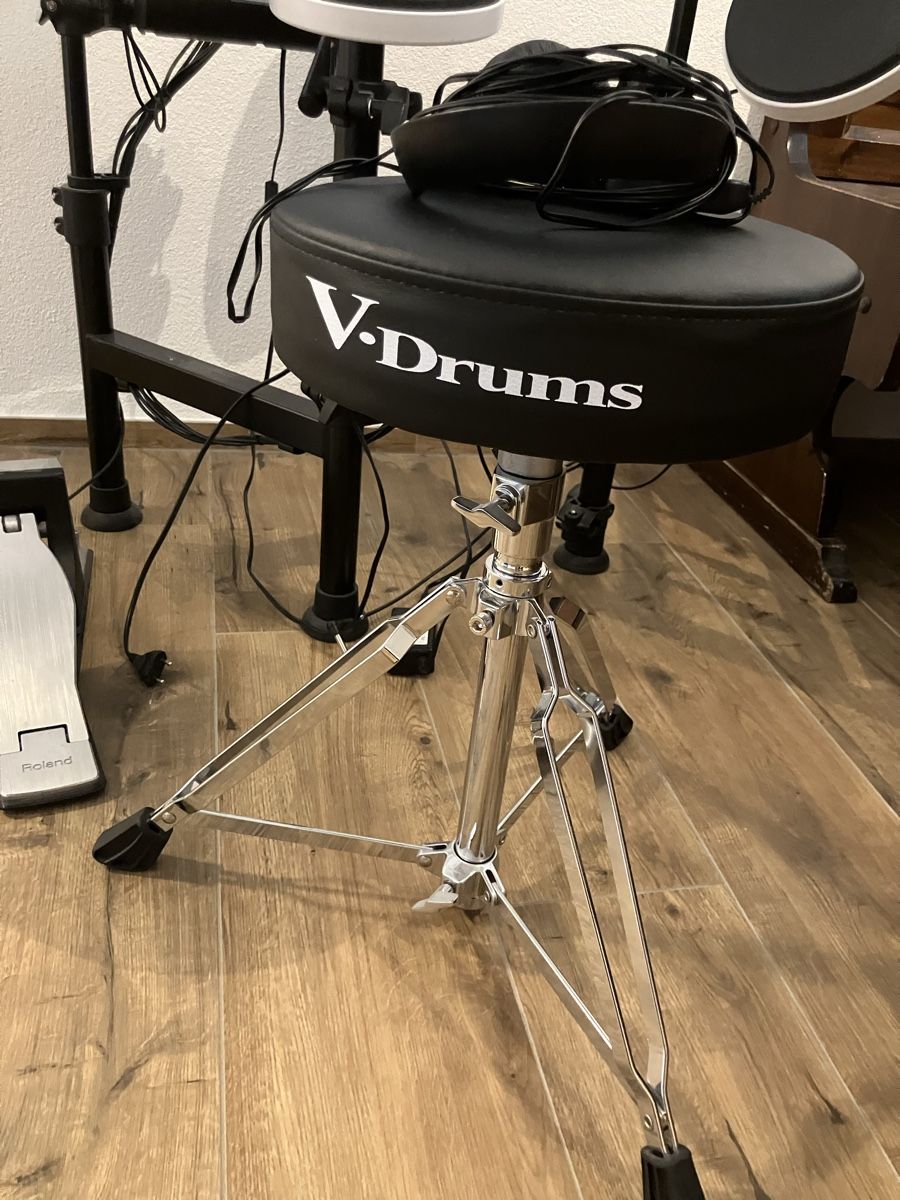 Roland Strumenti musicali: Roland TD-4KP V-Drums Set   – Usato da Rothenthurm venduto da Family_B 1