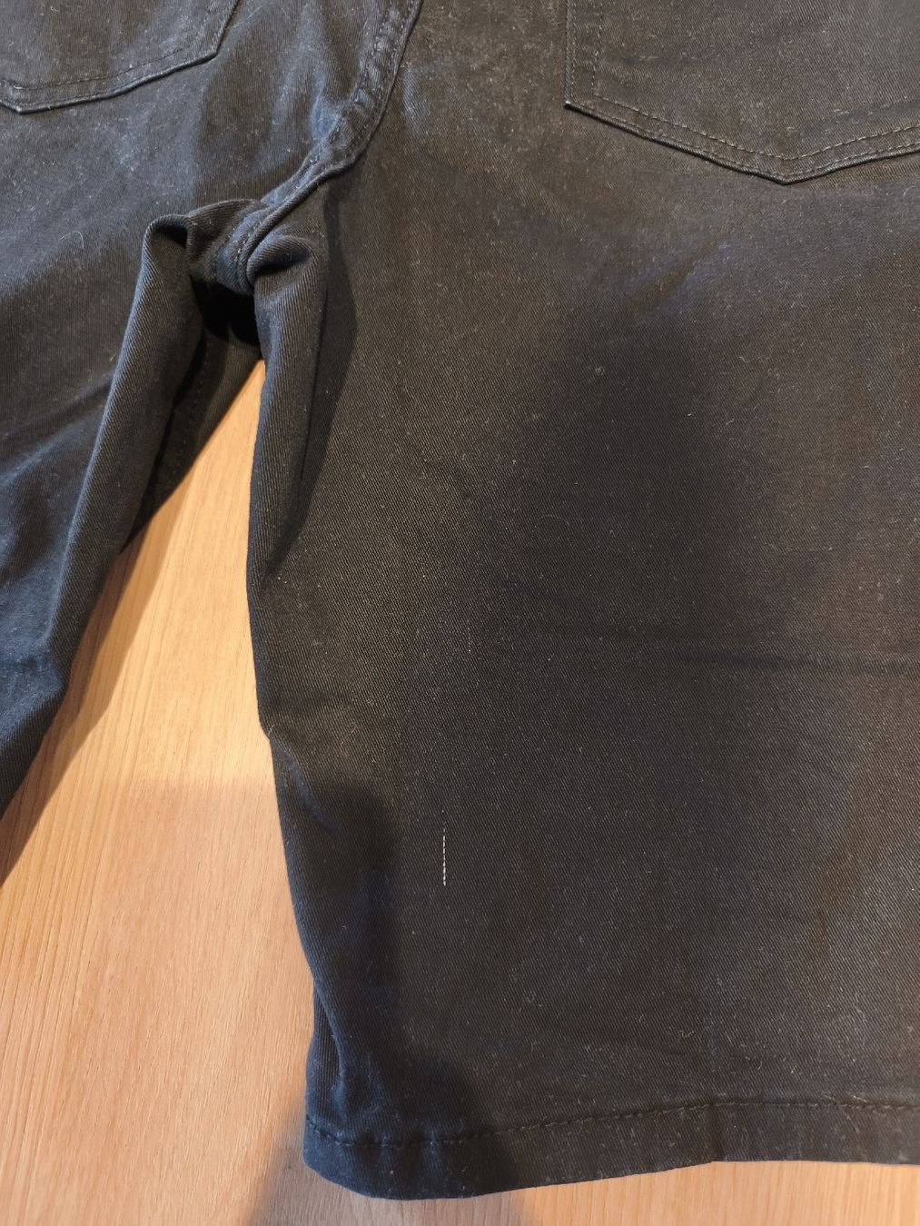H&M Pantalons: Kurze Hose schwarz Gr.32 – D'occasion à Madiswil par Trayann 3