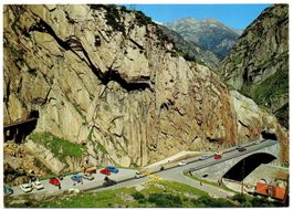 ANDERMATT Teufelsbrücke in der SCHÖLLENENSCHLUCHT Auto