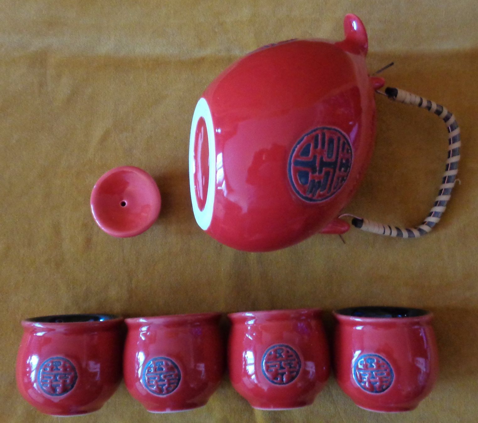 Geschirrsets: CHINESISCHES  ROTES VINTAGE TEE SERVICE 5 STCK. – Gebraucht aus Lausanne von kiliman73
