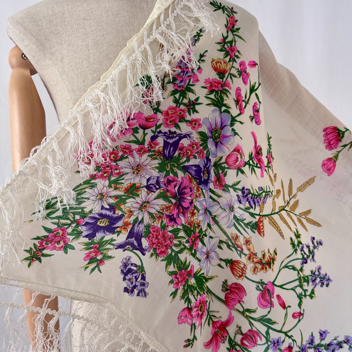 Foulard & Sciarpe: Handmade Cashmere Scarf – Nuovo (secondo la descrizione) da Emmen venduto da Nightingale_2022 1