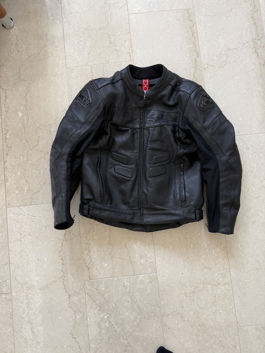 IXS Vestes: Motorradjacke Leder IXS Gr. 56 – D'occasion à Port par recip3 1