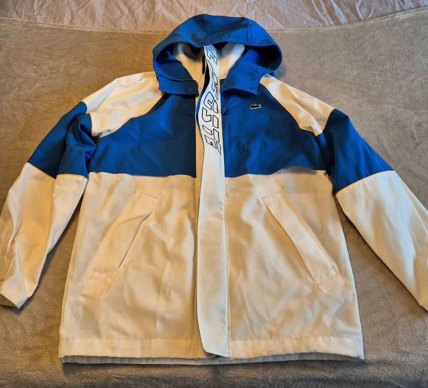 Lacoste Giacche: Lacoste veste d'hiver – Nuovo (secondo la descrizione) da Oron-la-Ville venduto da n_a_t_e_a_g