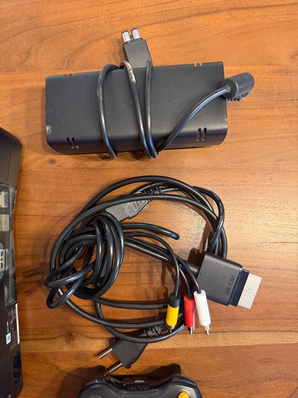 Microsoft Console: Xbox 360 Slim 250GB inkl. Controller – Usato da Thunstetten venduto da Virus_33 2