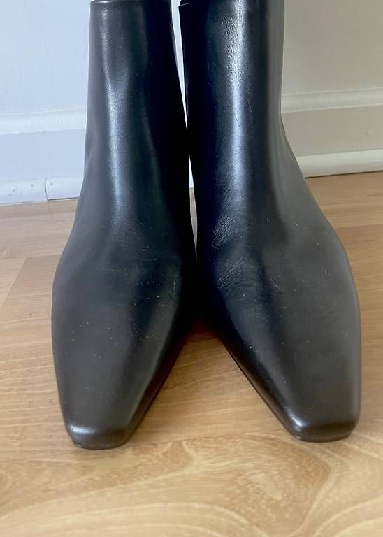 Massimo Dutti Scarpe da donna: Massimo Dutti Stiefel kitten Leder schwarz , Gr. 38 – Nuovo (secondo la descrizione) da Dübendorf venduto da CaBer 3