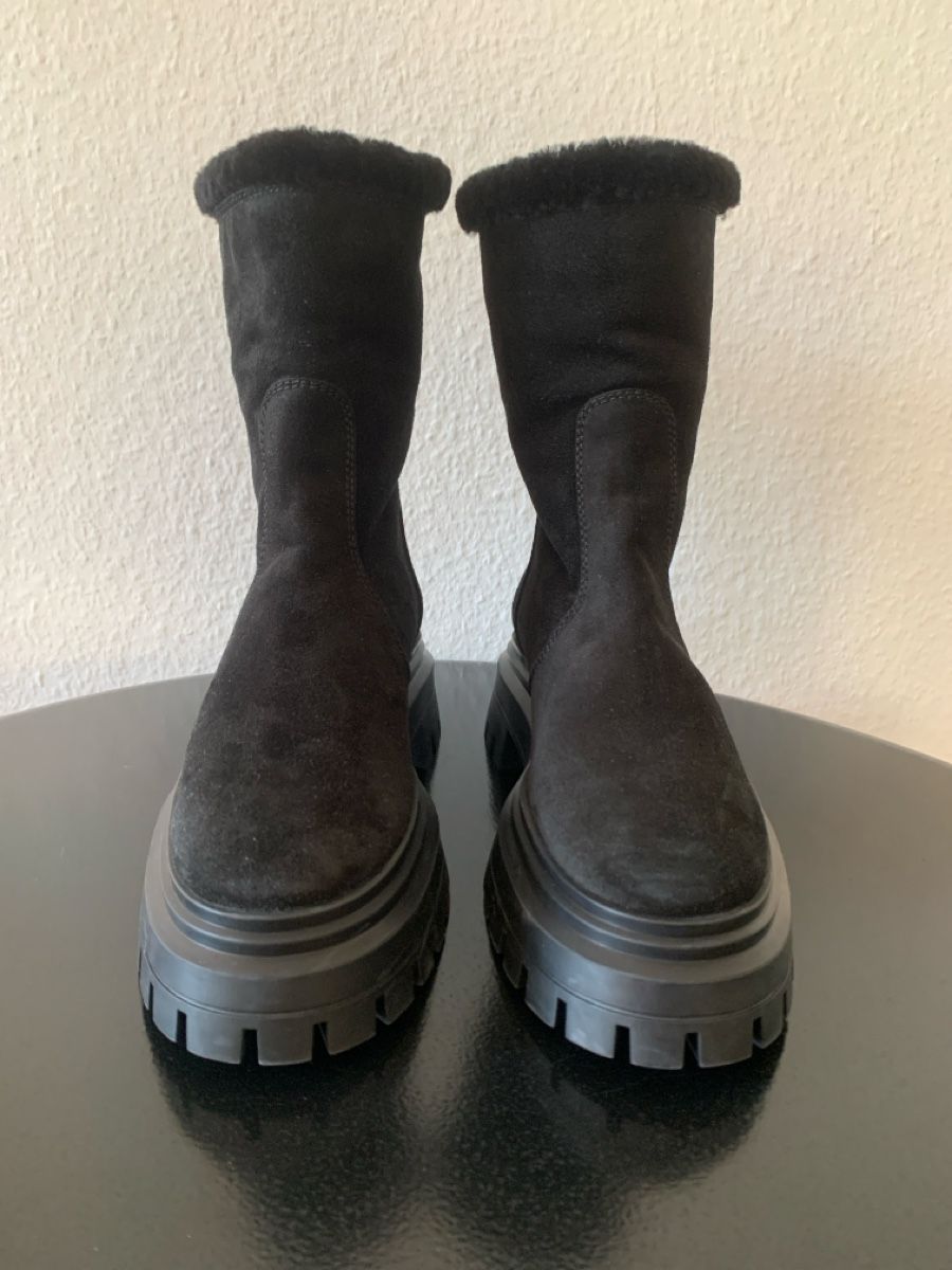 Stuart Weitzman Scarpe da donna: Stuart Weitzman: Exklusive Lammfell-Stiefel, 37, NP $700 – Nuovo (secondo la descrizione) da Luzern venduto da designluzern 3