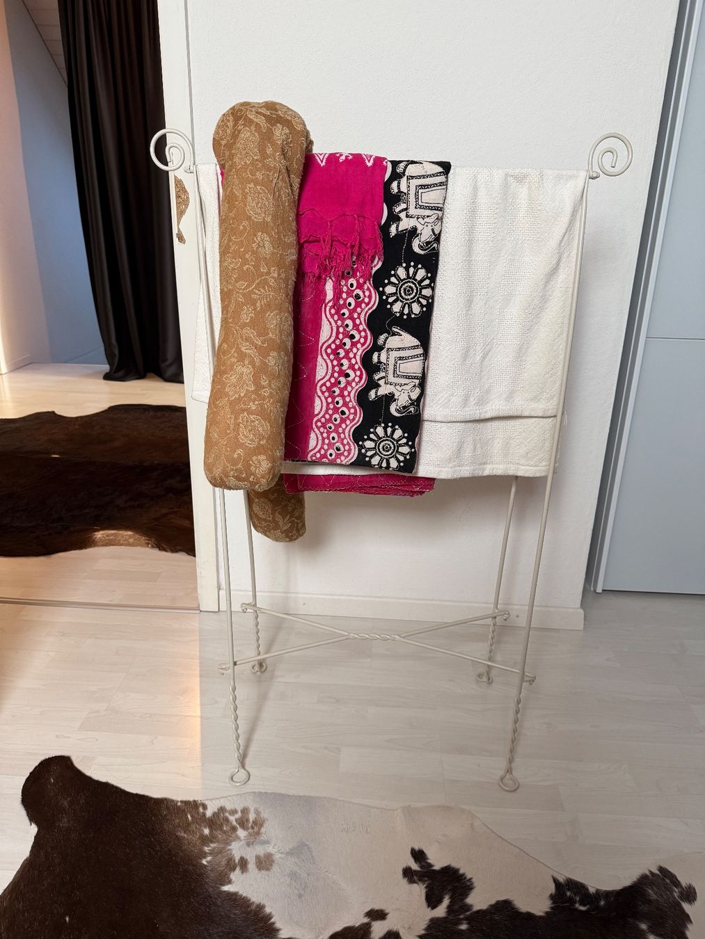 Portasciugamani: Handtuchhalter antik  oder kleine Garderobe einzigartig – Usato da rombach venduto da Stockbrand