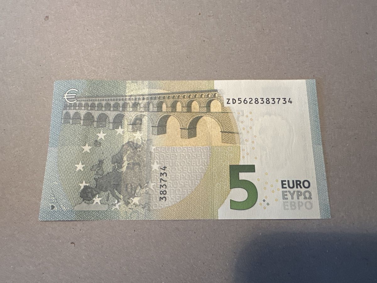 Banconote: 5 Euro Note 2013, UNZ – Nuovo (secondo la descrizione) da Zollikofen venduto da Wpelikan 1