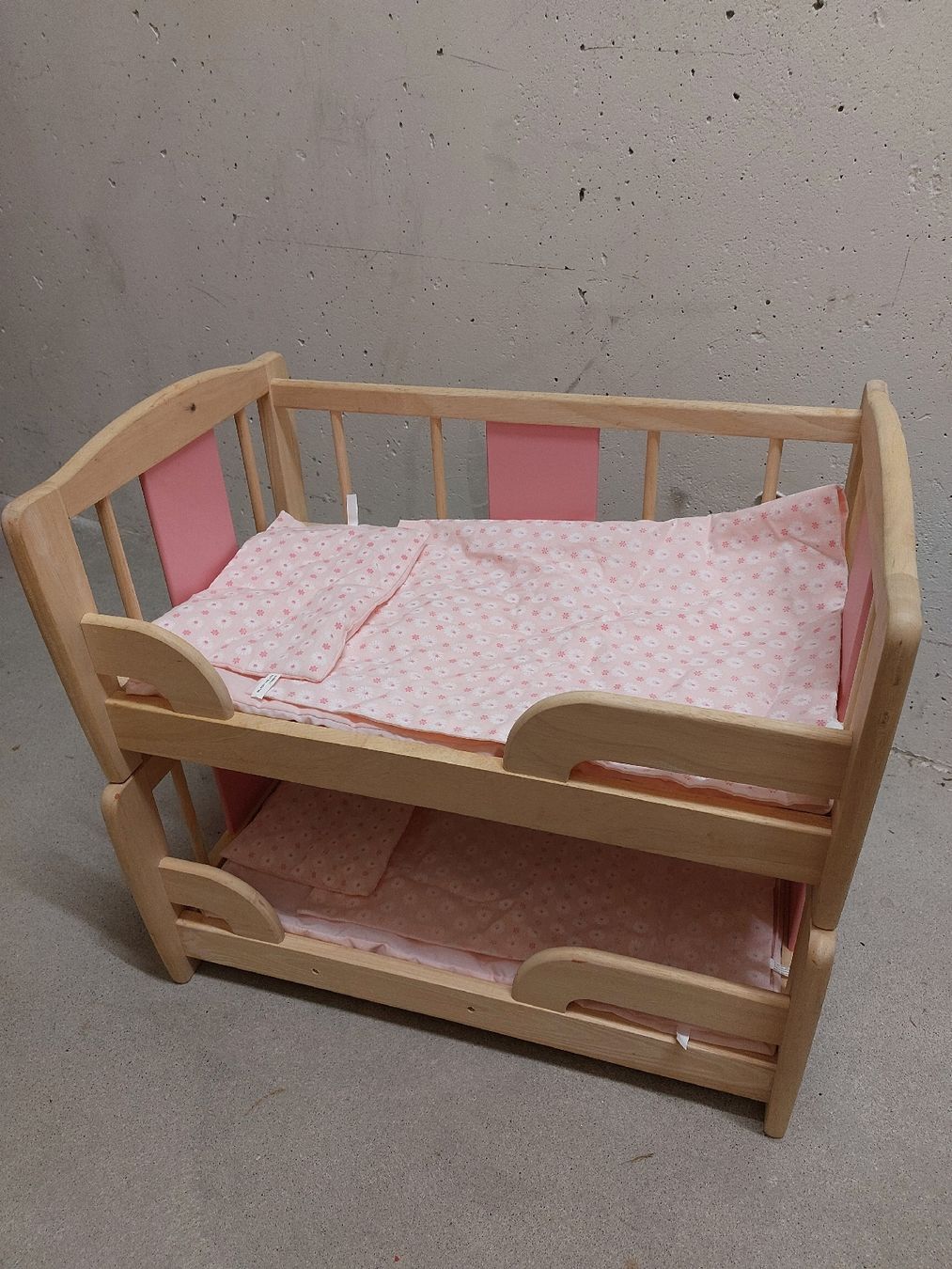 Spielzeuge: Puppendoppelbett – Gebraucht aus Zürich von Mschorschgaggo 1