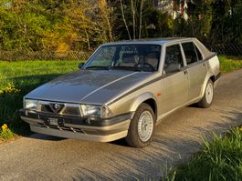1990 Alfa Romeo 75 2.0 TS
