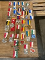 LOT 25 Stück Abzeichen/Medaillen diverser Anlässe