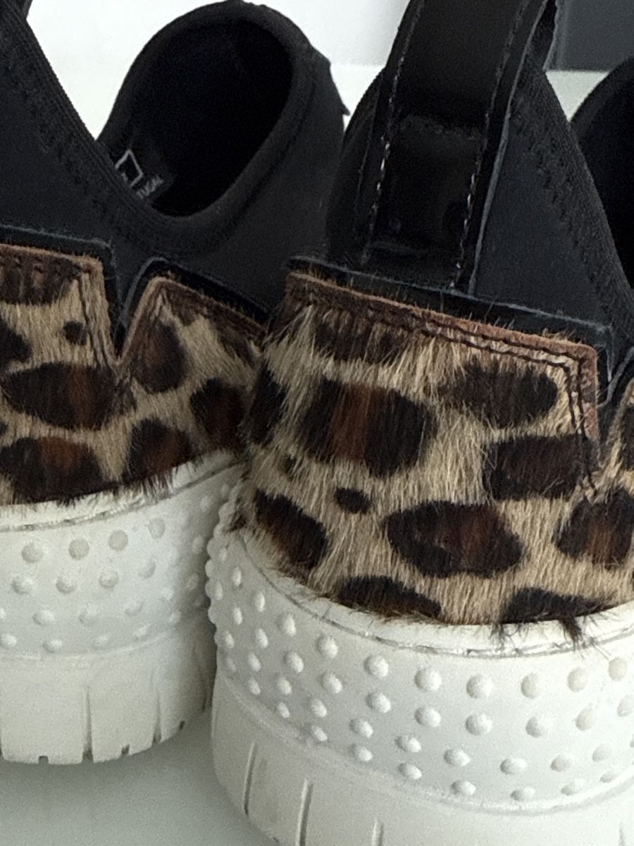 Roberto Cavalli Scarpe da donna: Just Cavalli Leopard Print Sneakers, Slip-on Style – Usato da Thalwil venduto da perulina 7