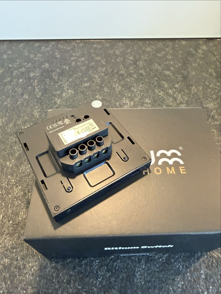 Interrupteurs: Violet Rithum Smart Switch - wie neu – D'occasion à Neuhausen par Matthias_1 5