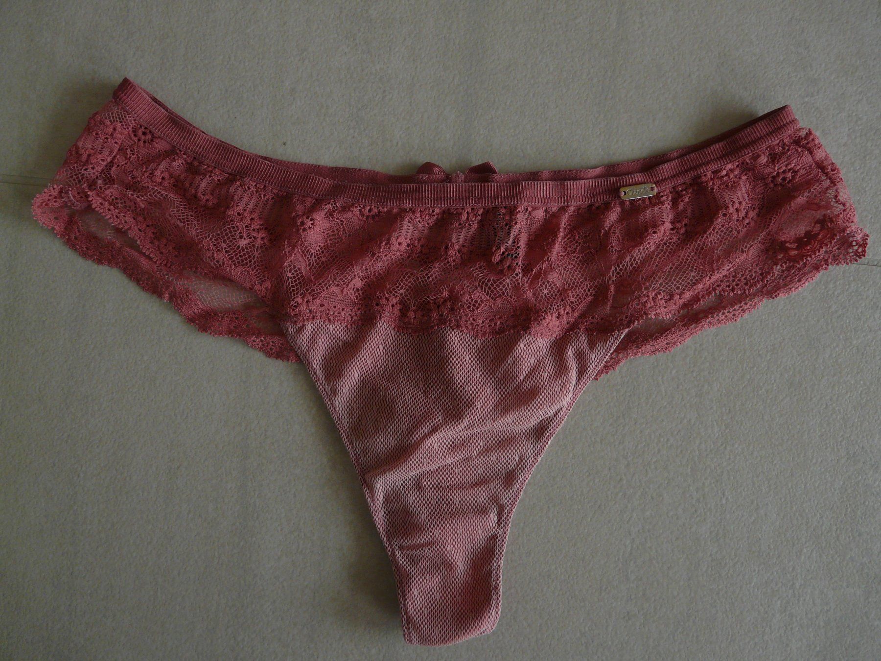 Chantelle Sonstige Unterwäsche: String Chantelle 40 – Neu (gemäss Beschreibung) aus ERLINSBACH von doudouce