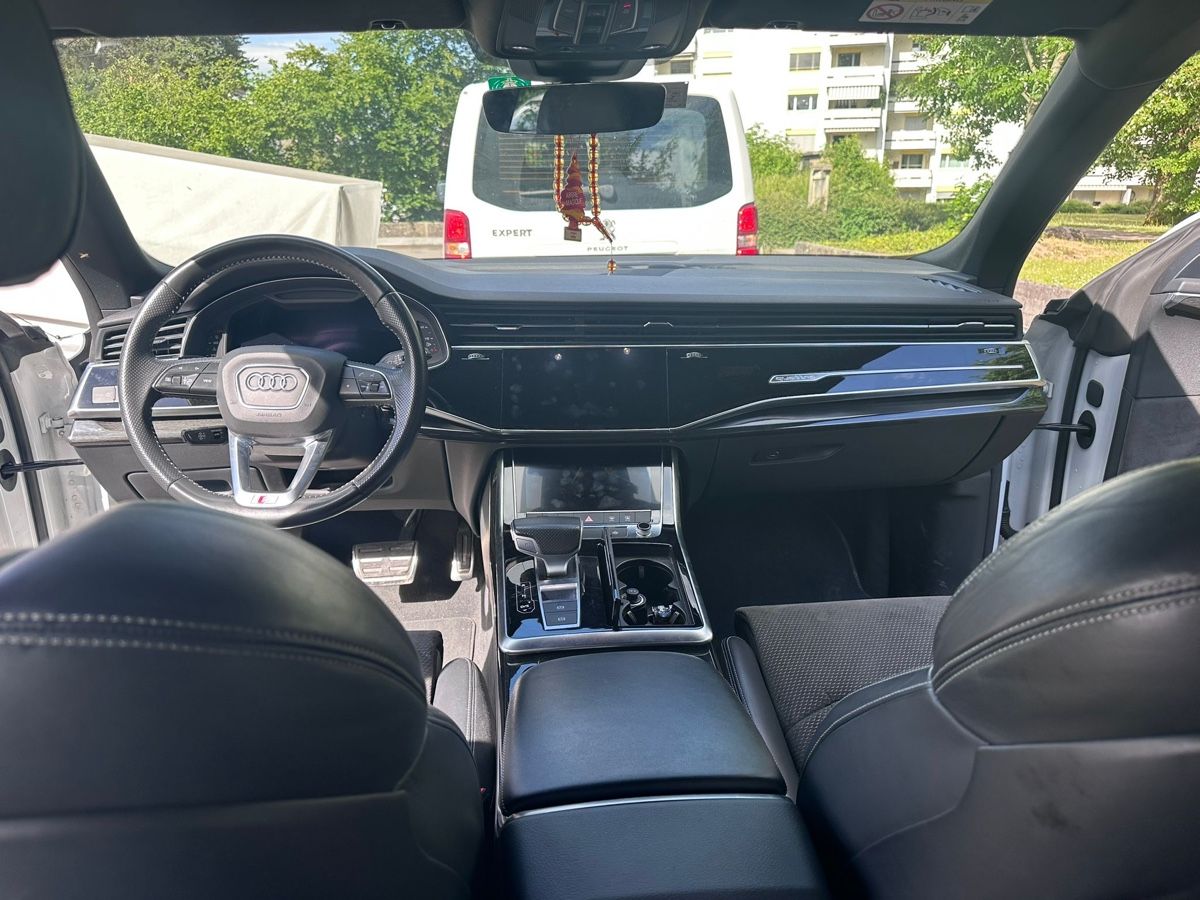 Audi Automobili: Audi Q8 50 TDI quattro – Usato da Zürich venduto da E_Mehmeti 9