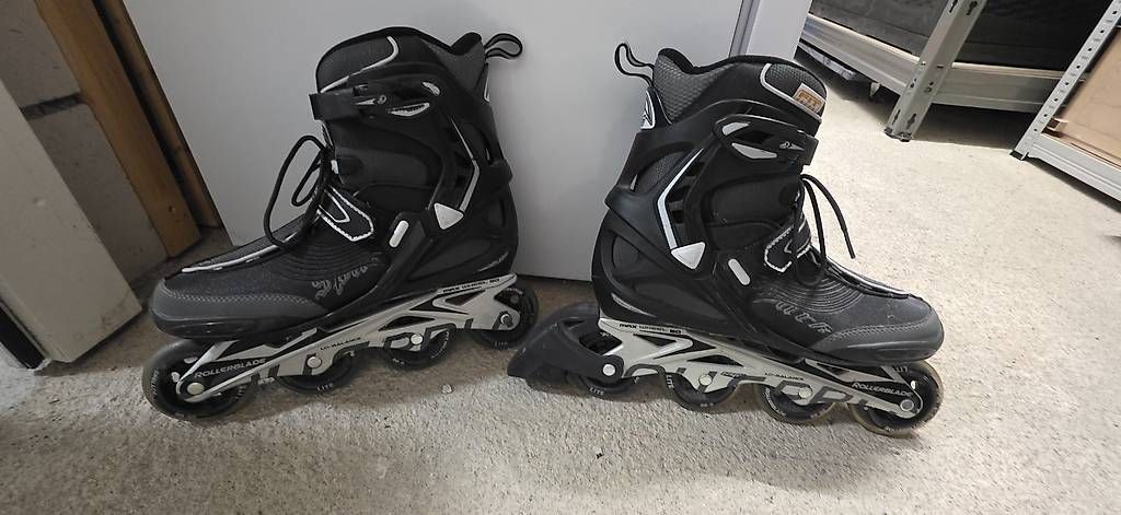 Patins à roul. & inline: Inline Skates Rollerblade Grösse 42 – D'occasion à Unterkulm par Spaescu