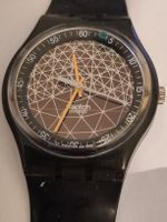 Armbanduhr Swatch schwarz geometrisches Design 1995 solar