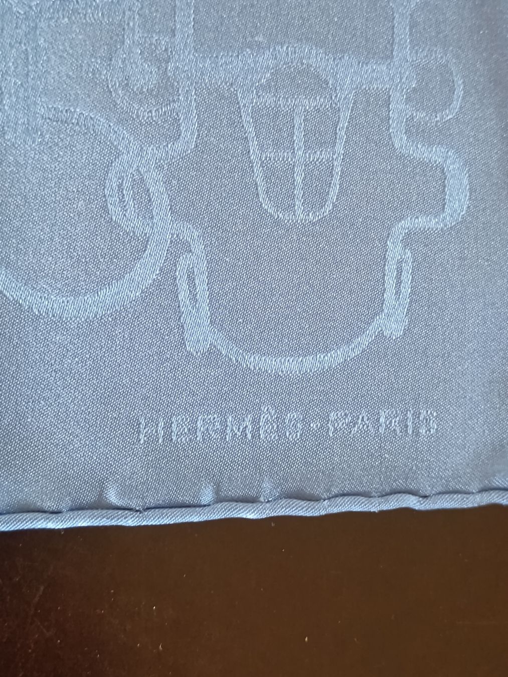 Hermès Autres vêtements & accessoires: Hermès Seidentuch  – D'occasion à Kirchlindach par Chantalone 1