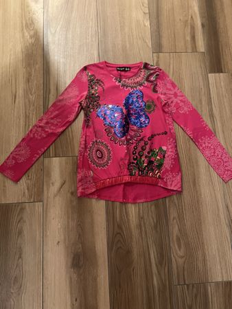 Desigual pink butterfly long sleeve top 9-10 yrs. 🦋