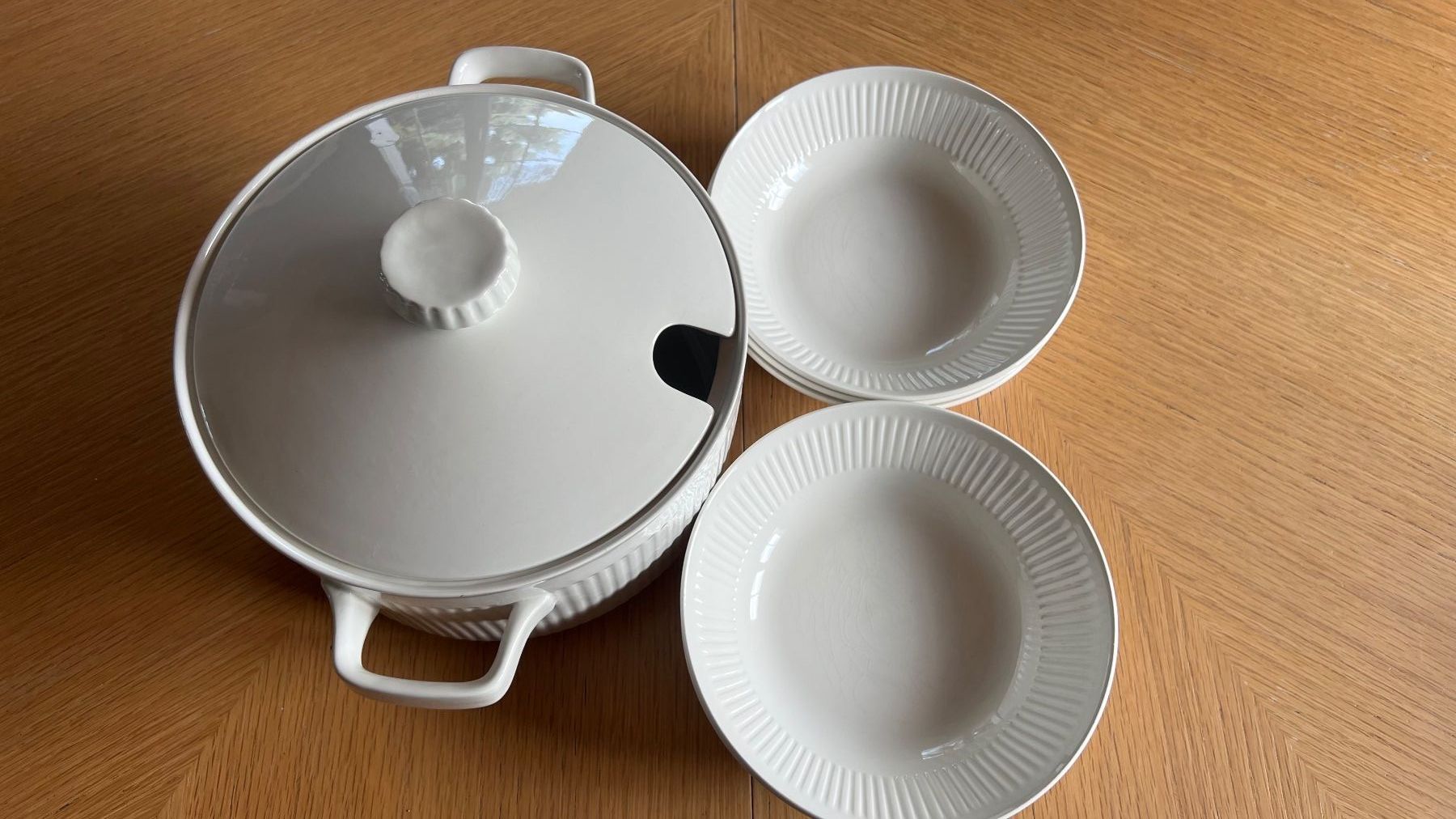 Johnson Brothers Geschirrsets: Johnson Brothers Suppenteller & Schüssel – Gebraucht aus Schübelbach von Dolly990_2