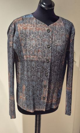 Trendige Jacke, Grösse 44, Top Zustand ISSEY MIYAKE