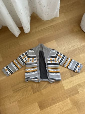 Geometrische Motiv Kinder Strickjacke Größe 70