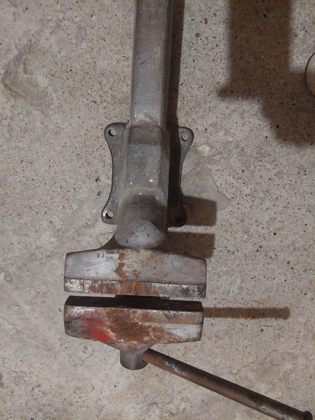 Tutti gli attrezzi: etau Heuer-Front 55cm longueur – Usato da La Chaux-de-Fonds venduto da Ric_m628 3