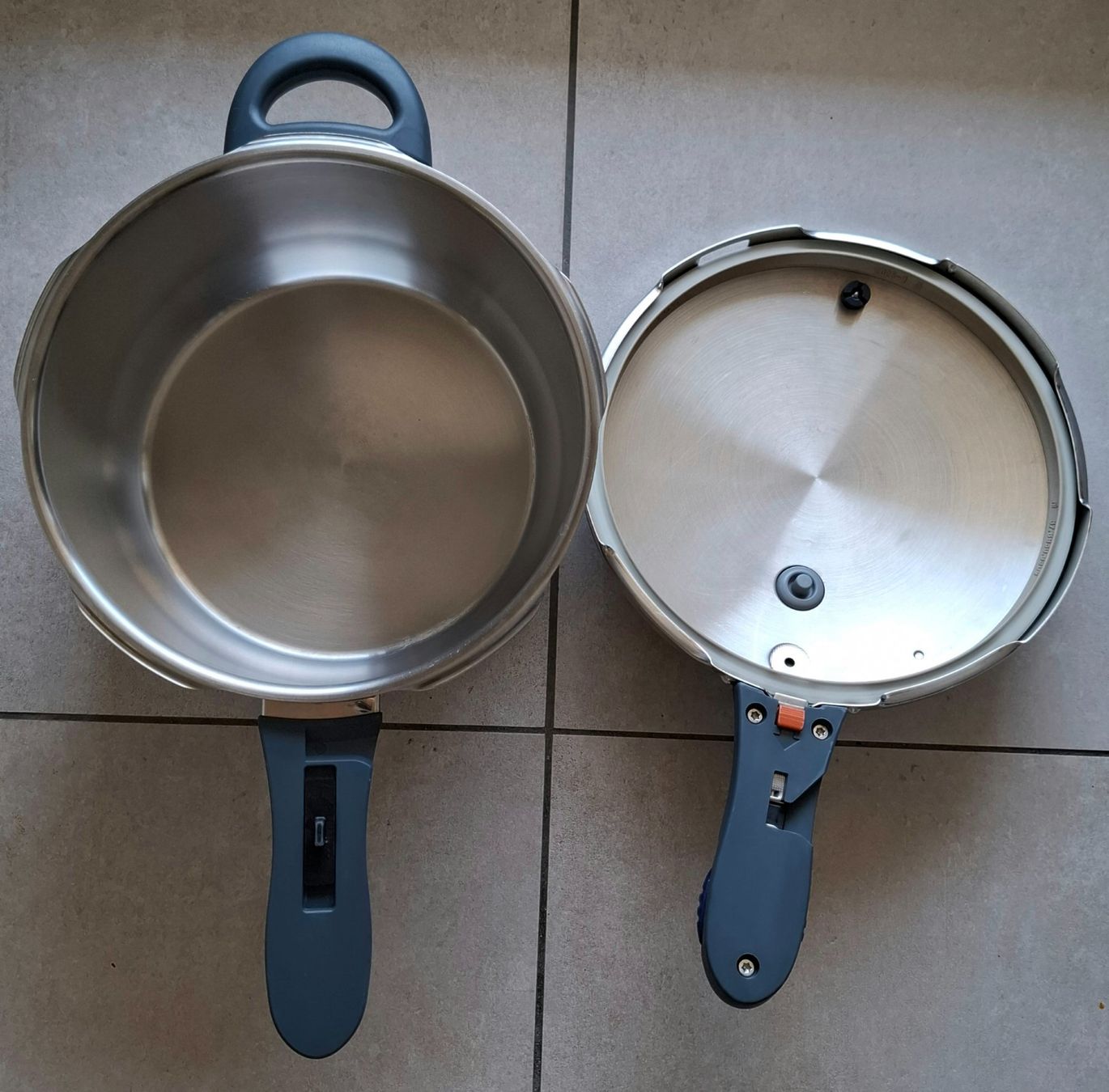 WMF Töpfe: WMf Schnellkochtopf / Dampfkochtopf 4 Litter. – Neu (gemäss Beschreibung) aus Rotkreuz von keerthdi 2