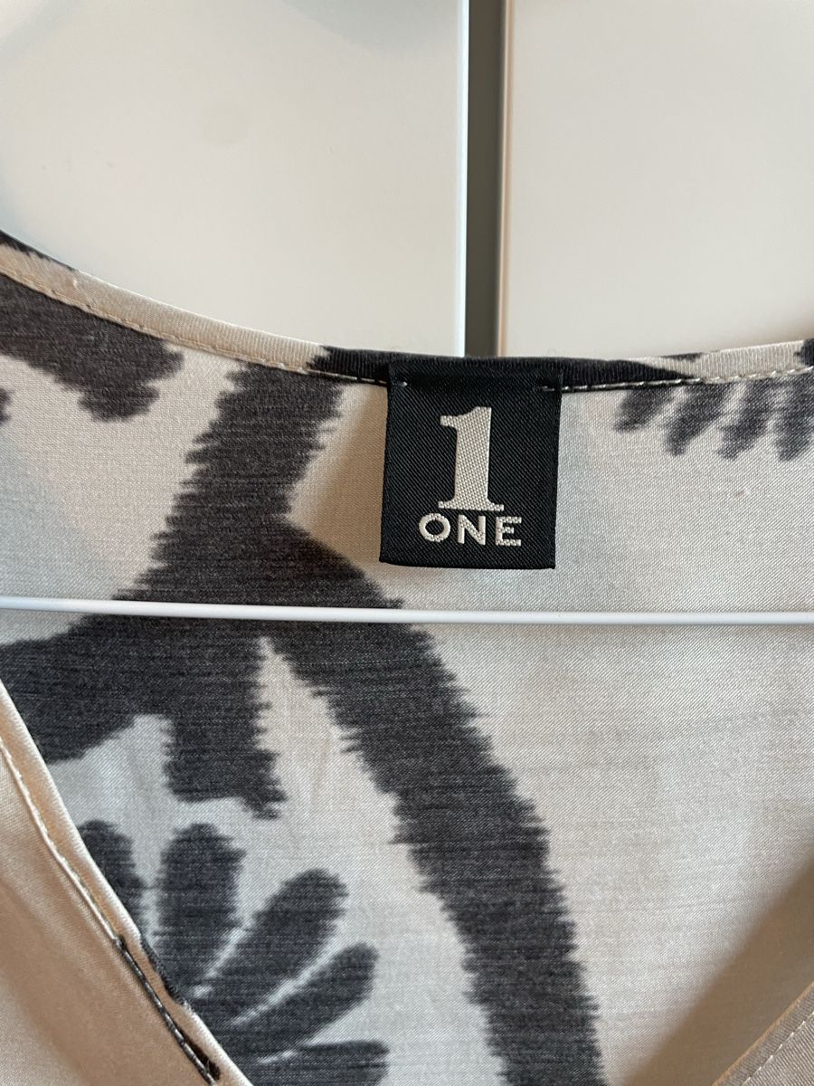 Blusen: Bluse von One, it. 44, Schweiz M-L, Blumenmuster T – Gebraucht aus Gockhausen von AnneT07 1