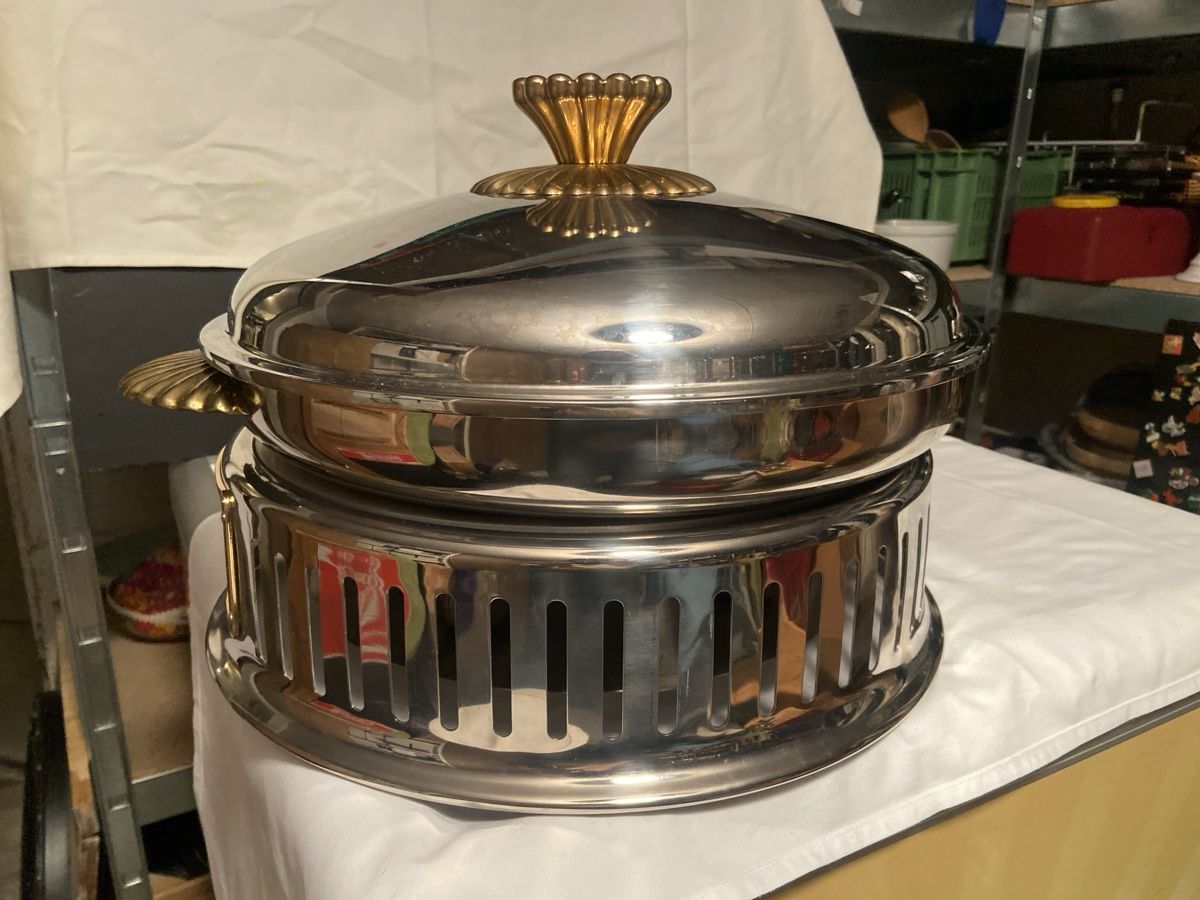 Pfannen: Edelstahl Chafing Dish Rechaud Warmhalteplatte Chrom – Gebraucht aus Wangen an der Aare von Thedog 1
