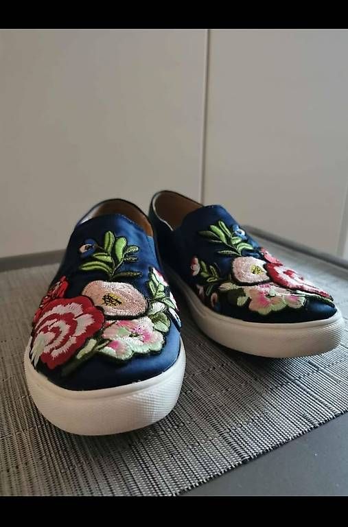 Scarpe da donna: Baskets bleus brodés - envoi colis gratuit – Usato da Renens VD venduto da lptvs_22 1